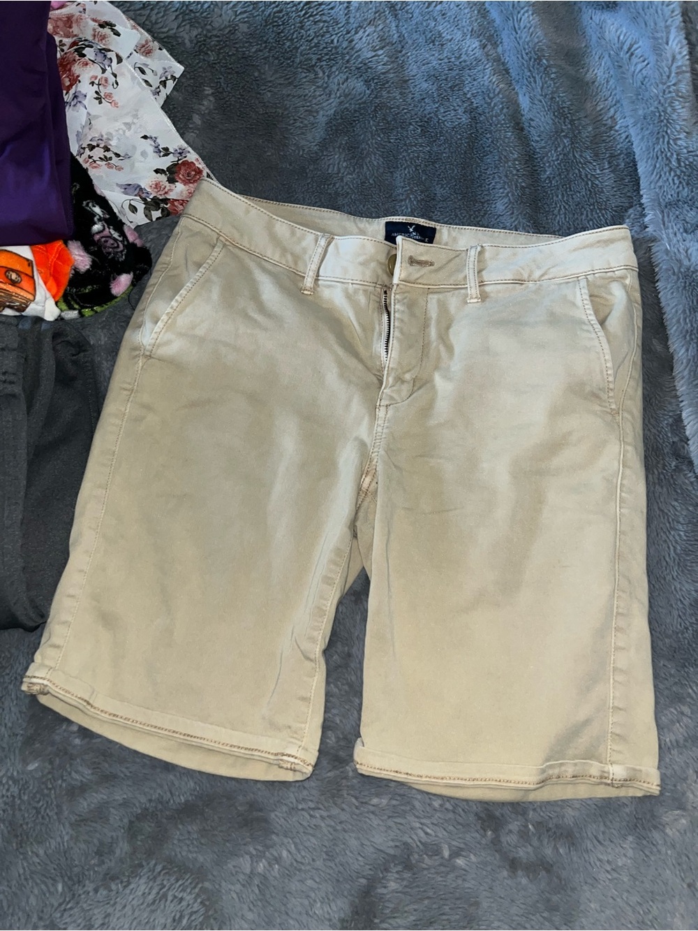 Classic Khaki Women's Shorts - Comfortable Everyday Fit